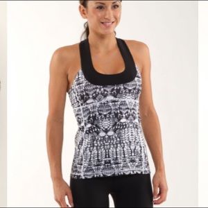 Lululemon Scoop Neck Tank White Luon Black Size 6